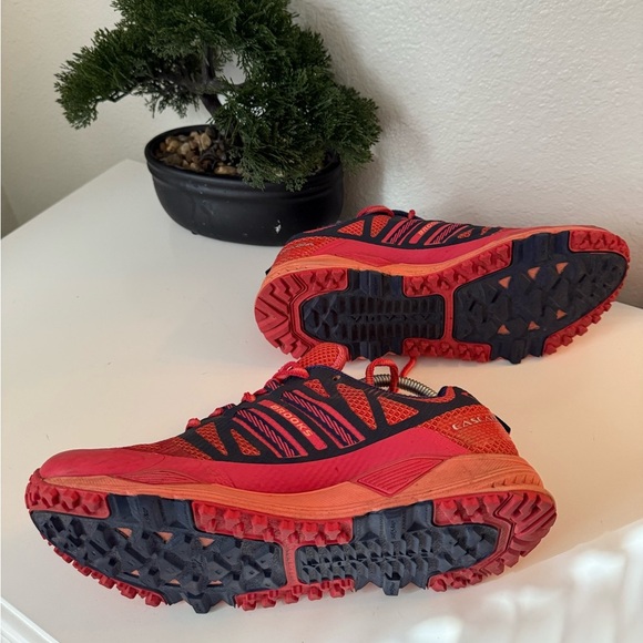 Brooks Women's Red Athletic Shoes - Picture 4 of 6